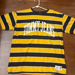 Tommy Hilfiger tee shirt